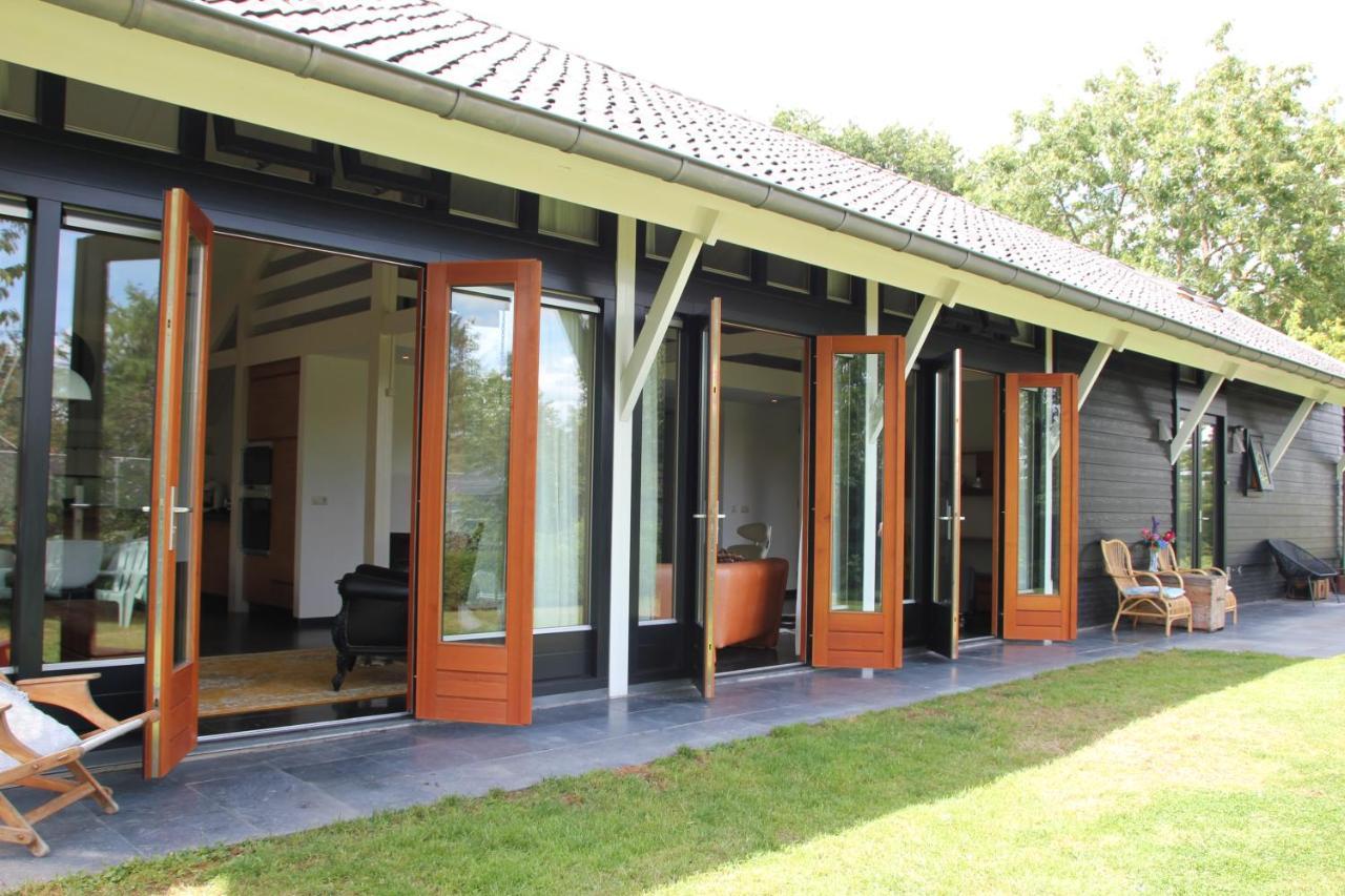 Familiehuis De Betuwe Met Prive Kunstgras Tennisbaan En Sauna Villa Erichem Eksteriør billede