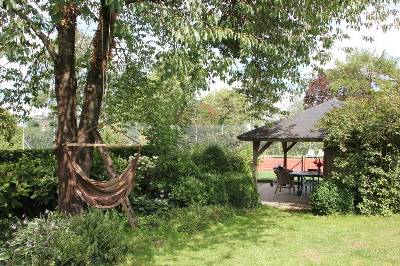 Familiehuis De Betuwe Met Prive Kunstgras Tennisbaan En Sauna Villa Erichem Eksteriør billede